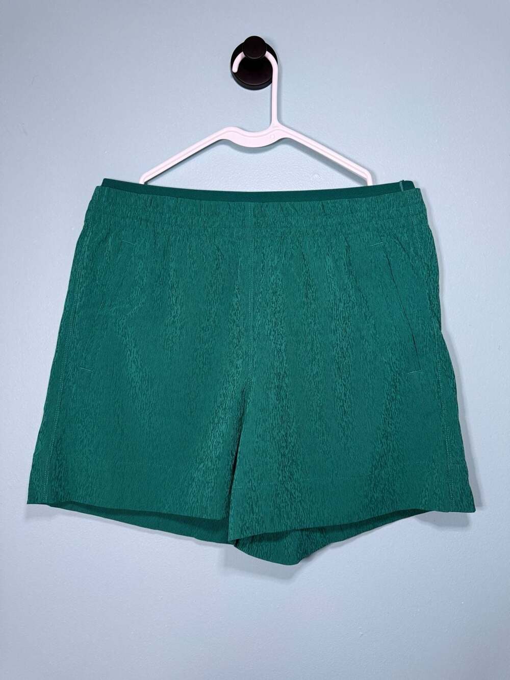 Athleta Shorts Size 6 Green Textured Pull-On Athletic Pockets
